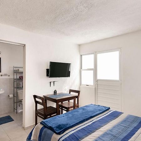 Micro Studio Perfect For Backpackers, Couples, 3 Min Drive To Playa El Nino Cancún Extérieur photo