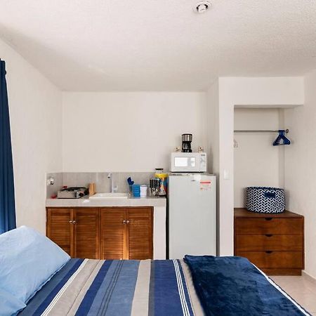 Micro Studio Perfect For Backpackers, Couples, 3 Min Drive To Playa El Nino Cancún Extérieur photo
