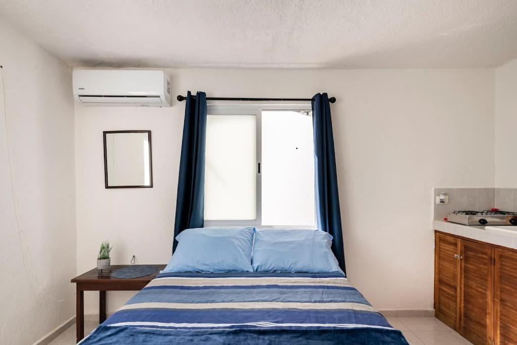 Micro Studio Perfect For Backpackers, Couples, 3 Min Drive To Playa El Nino Cancún Extérieur photo