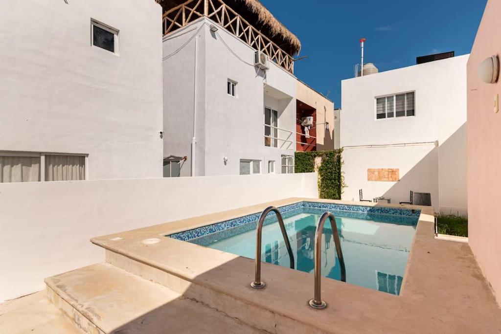 Micro Studio Perfect For Backpackers, Couples, 3 Min Drive To Playa El Nino Cancún Extérieur photo